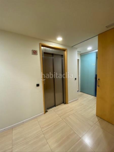 Foto f6b66b45-e115-4c58-aab6-d7d0924cab32. Location bureau avec chauffage dans Barri del Centre Terrassa