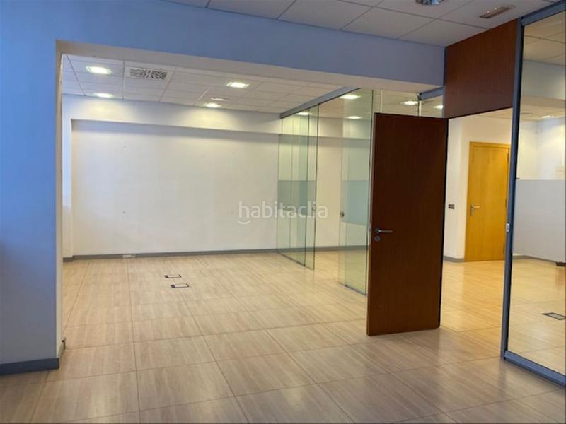 Foto c884b3ff-656b-4170-a584-6f8328aa3462. Rent office space with heating in Barri del Centre Terrassa