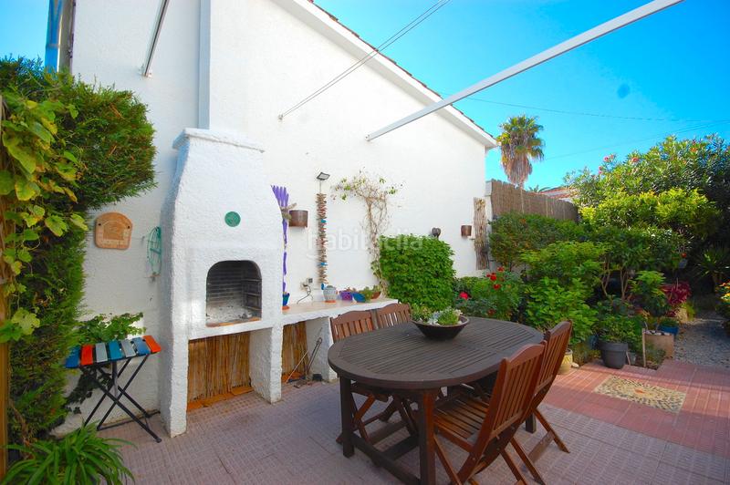 Foto 54284fdf-9110-4303-bef4-fe7aeef252b5. Casa  en excelentes condiciones, piscina comunitaria en Escala (L´)