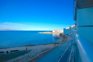 Apartamento en Nucli Antic. Magnífico apartamento con vistas al mar