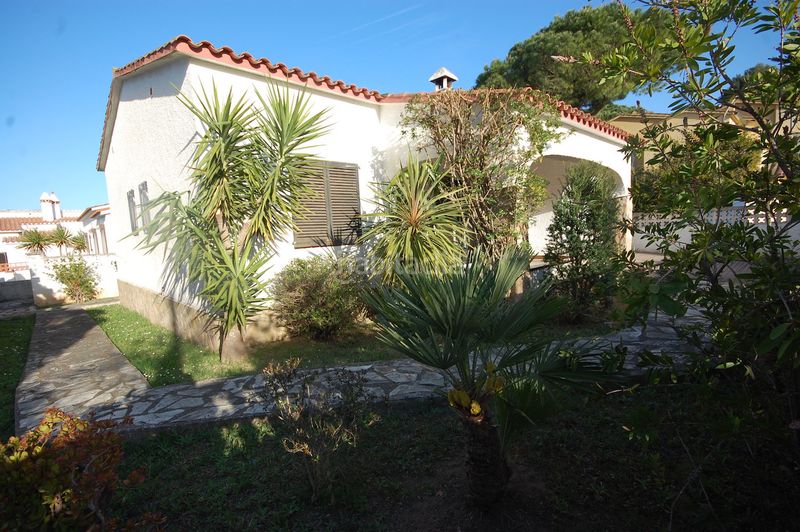 Foto fad79cf4-563c-4bf4-94f8-80776385b123. Casa amb xemeneia calefacció piscina a Riells Escala (L´)