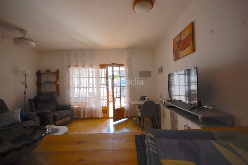 Foto 0398a8f8-4e8d-4258-af8c-668e6a0af42e. Casa adossada amb piscina a Riells Escala (L´)