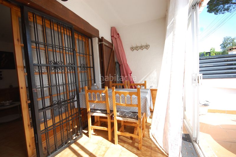 Foto 118a1e15-091c-47b9-8b63-5a1c8d243d29. Casa adossada amb piscina a Riells Escala (L´)