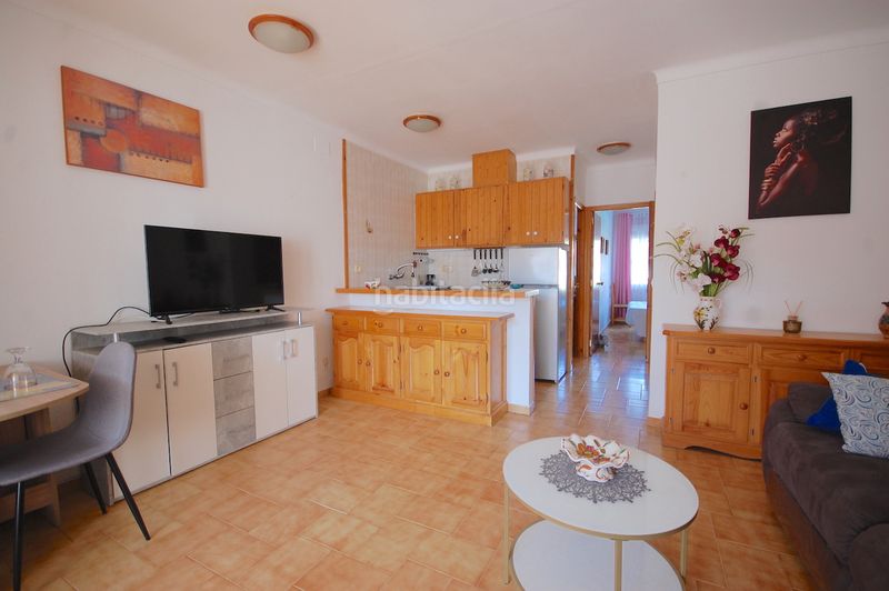Foto 8800cef7-3b55-4737-aa53-3c9996158bec. Casa adossada amb piscina a Riells Escala (L´)
