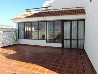 Casa pareada en Les Salines. Casa pareada con 4 habitaciones con parking, piscina, calefacció