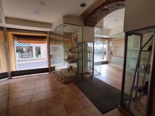Haus in Casco Urbano. Casa en pleno centro de vinaròs ,bajos comercio en activo, con d