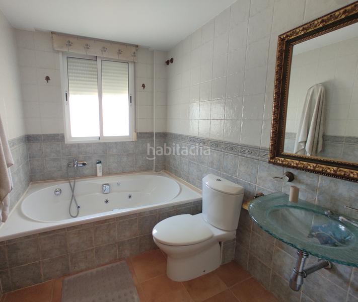 Foto 561b7836-fe60-45aa-81d1-b4e0d0b7b641. Casa adossada amb calefacció aparcament piscina a Vinaròs