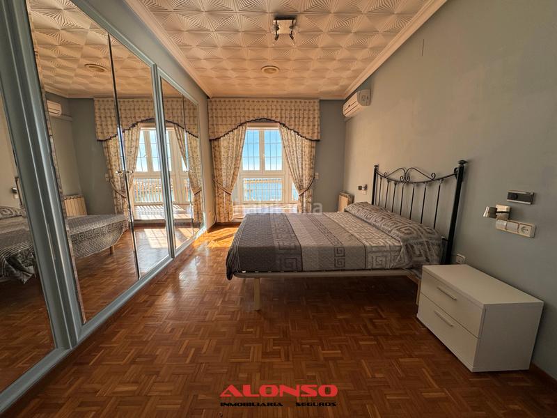 Foto f9f042c6-0d77-40ec-81fb-5dcf92883d09. Attique avec cheminée chauffage dans Casco Urbano Vinaròs