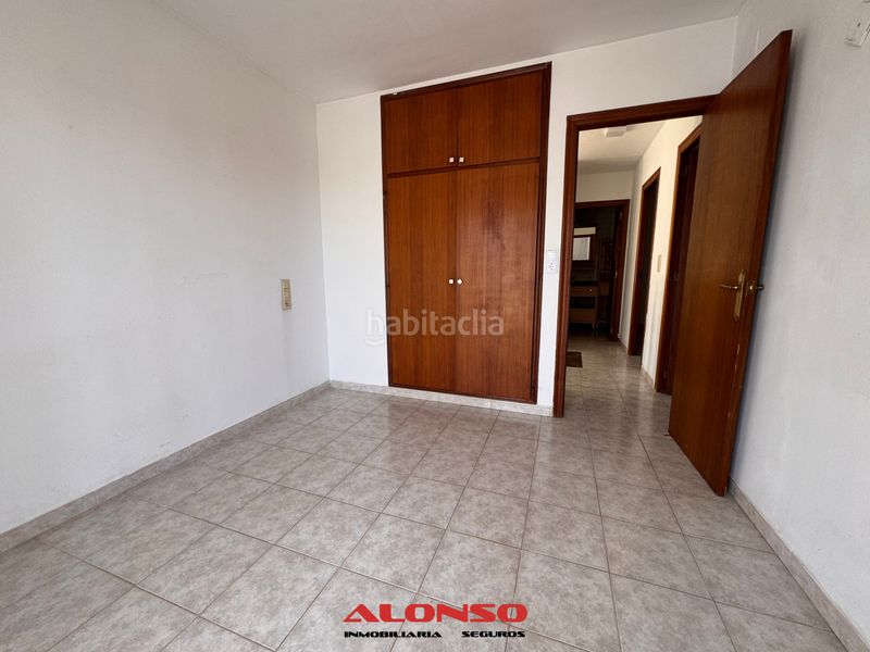 Foto 0c0a20aa-a6c9-44fe-a24f-e4bbe3ad7652. Casa adossada amb xemeneia aparcament a Cala Puntal Vinaròs