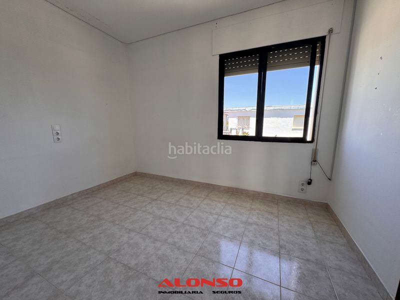 Foto 0e969212-b5f4-4bcd-8103-baeb330c50fa. Casa adossada amb xemeneia aparcament a Cala Puntal Vinaròs