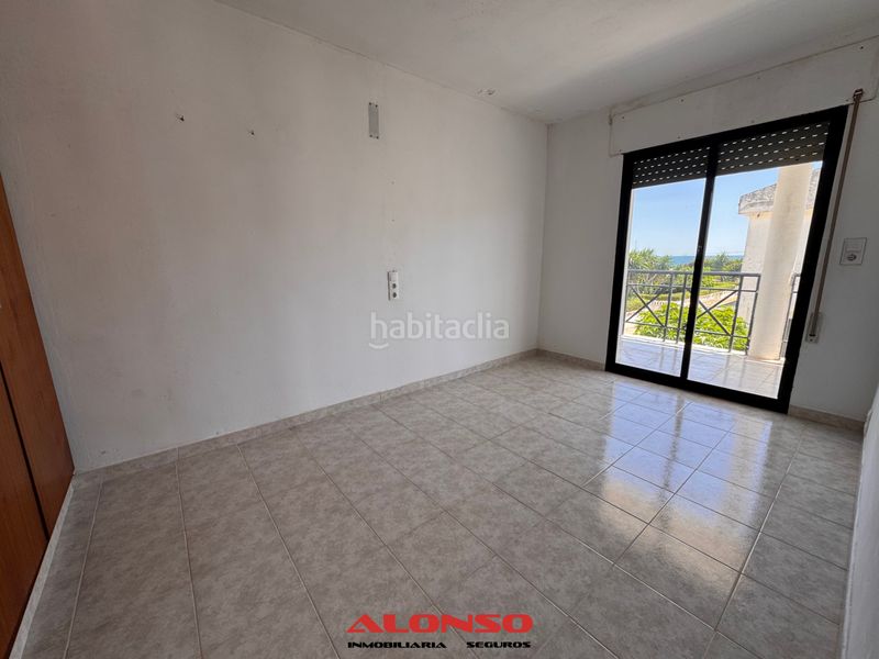 Foto 5ab7e27e-c323-4482-8586-e8d427fb41b6. Casa adossada amb xemeneia aparcament a Cala Puntal Vinaròs