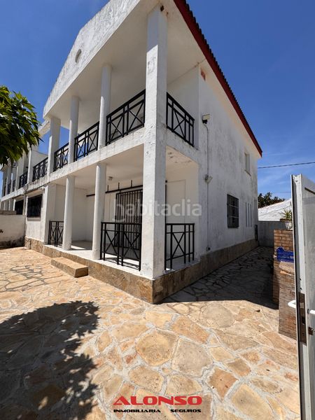 Foto 8c9d354b-afd8-4697-a004-bfb5461c17a3. Casa adossada amb xemeneia aparcament a Cala Puntal Vinaròs