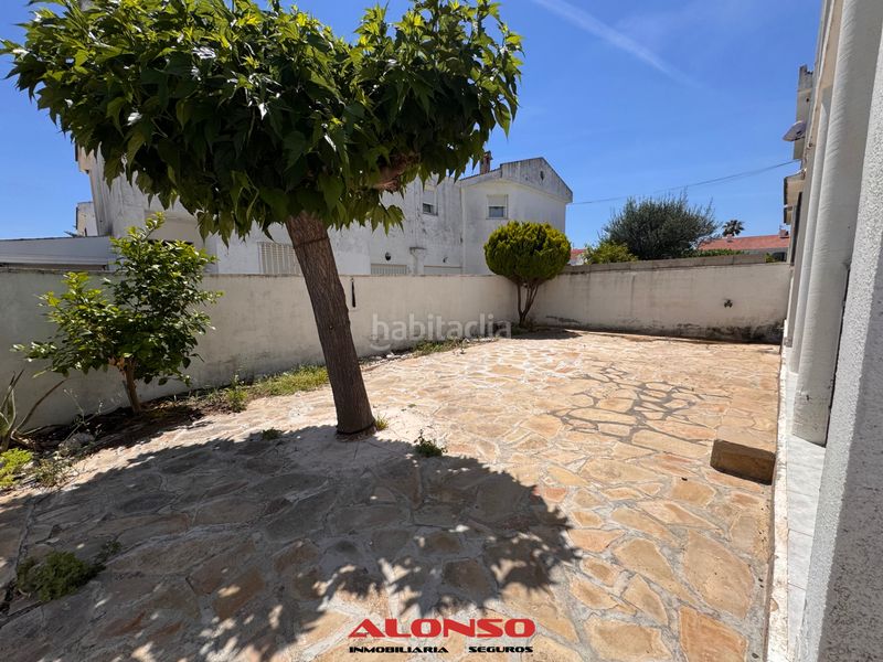 Foto a9236dd0-aeb7-4db5-855f-3eebce7d5760. Casa adossada amb xemeneia aparcament a Cala Puntal Vinaròs