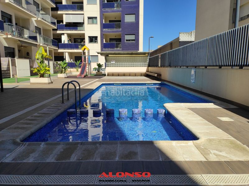 Foto e17fe8fa-6bcc-4fb9-affb-f4ffd271c4bf. Pis amb calefacció aparcament piscina a Casco Urbano Vinaròs