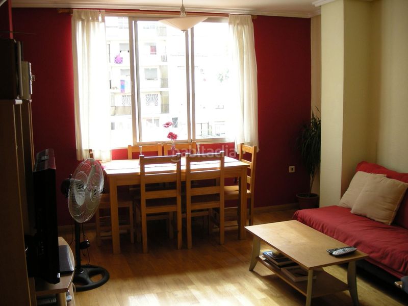 Foto f64ddb9c-e4f9-4297-8509-efc355fb0bcd. Piso en Albors Valencia