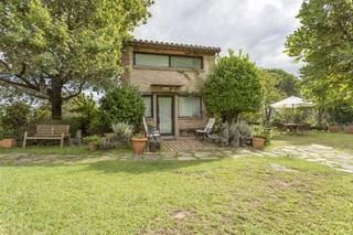 Masia a Anglès. Una masía catalana del siglo xvii que te enamorará