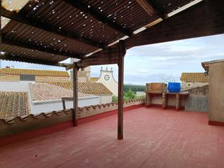 Maison jumelée à Vilobí d´Onyar. Gran oportunidad casa para reformar en un entorno lleno de natur