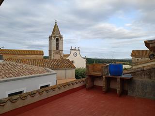 Maison jumelée à Vilobí d´Onyar. Gran oportunidad casa para reformar en un entorno lleno de natur