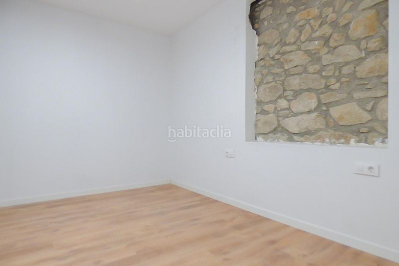 Foto 502b1684-3dc6-44f0-a990-fda3fbfca54d. Lloguer apartament amb calefacció a Centre-Barri Vell Girona