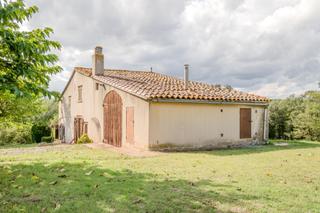 Masia a Sils. Masía en venta en sils