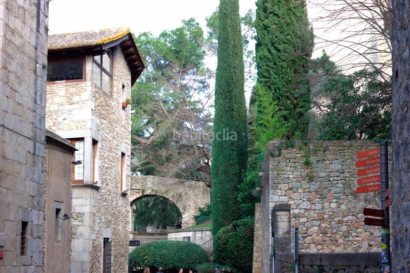 Foto 326aac8e-65d2-4b17-91e3-9ce1183cf815. Location local commercial dans Centre-Barri Vell Girona