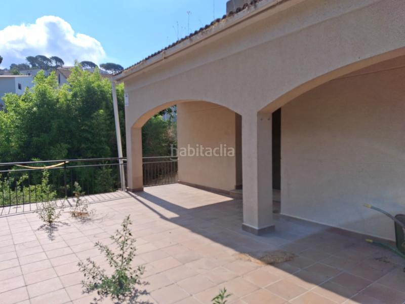Foto c8806487-af18-41fb-8a62-f1d354cd43aa. Casa amb aparcament a Aiguaviva Parc Vidreres
