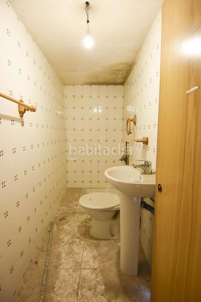 Foto d6bcf07f-b5a0-47ba-a984-135858eebf02. Casa adosada adosada en venta para reformar en Santa Eugenia Girona