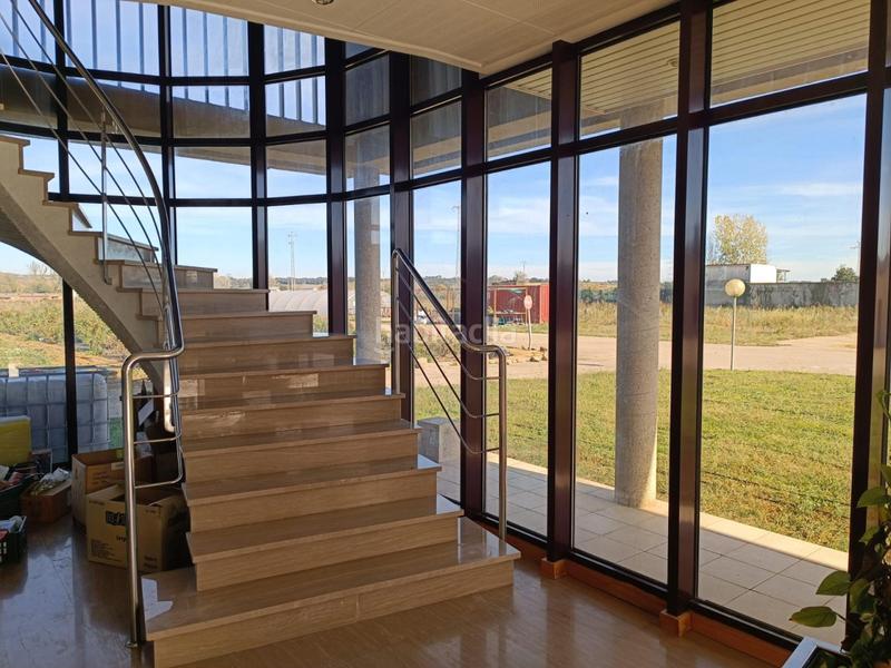 Foto eb9c5b52-249d-41f9-9833-9a43fd84d078. Alquiler oficina  en alquiler en Cornellà del Terri