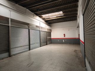 Aparcament cotxe  De torras i bages. En venta garaje cerrado en salt  calle torres i bages