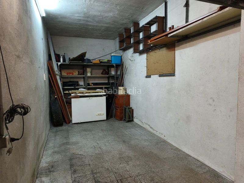 Foto 4163d17f-9d47-44e0-8a69-3a16d5a56422. Aparcament cotxe a Centre Salt