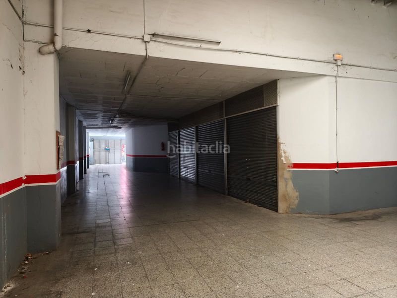 Foto d63f7393-aaa3-4dfc-8d2a-3020fbd3d07a. Aparcament cotxe a Centre Salt