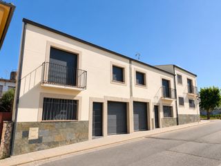 Casa adossada a Centre. En venta casas unifamiliares adosadas en vidreres
