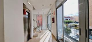 Local Comercial a Prat de Cunit. Despacho en zona de negocios, ideal para múltiples servicios, de