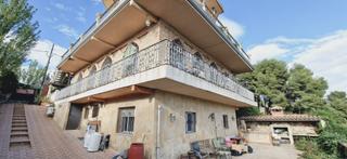 Casa a Bellvei. Vivienda unifamiliar con piscina, vistas panorámicas.