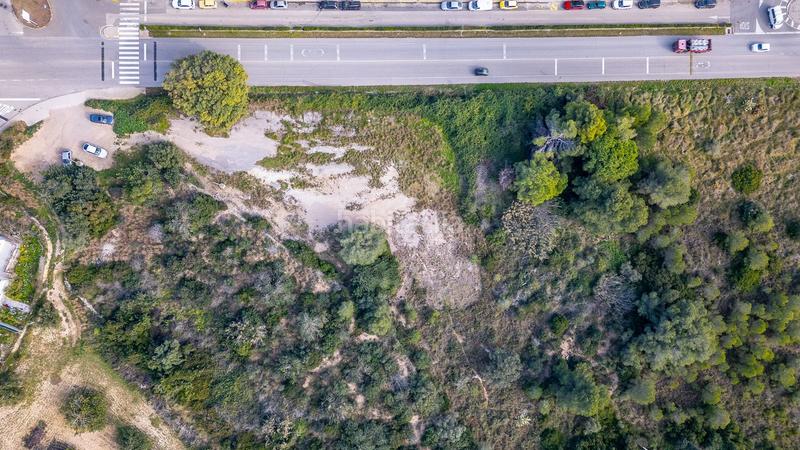 Foto ca6aca30-b990-44b7-82c1-ebbc8b58fd62. Terreny residencial a mossen jaume tobella 101 a Calafell