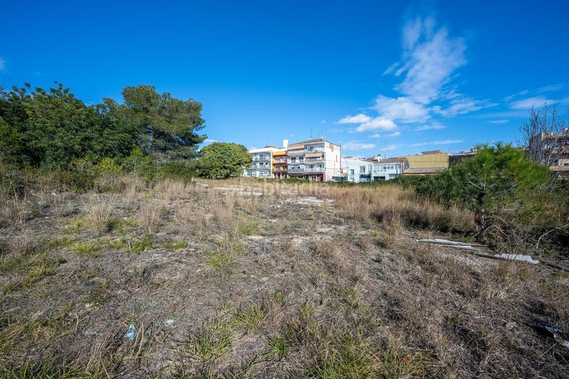Foto e6e1de3e-7815-4f51-8d1e-186d8cc371d6. Terreny residencial a mossen jaume tobella 101 a Calafell