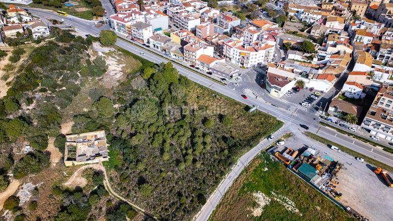 Foto fa8be638-8985-4e63-9094-09126f4405bd. Terreny residencial a mossen jaume tobella 101 a Calafell