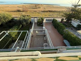 Casa adossada a Cunidor. Primera línea de playa en cunit
