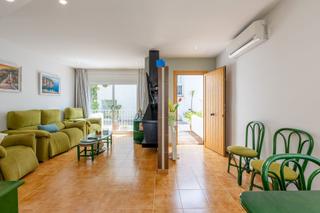 Casa adossada a Cunit Residencial. Bonita casa en zona tranquila, prxima a servicios