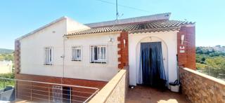 Casa a Brises de calafell. Vivienda unifamiliar a 4 vientos con piscina y vistas al mar.