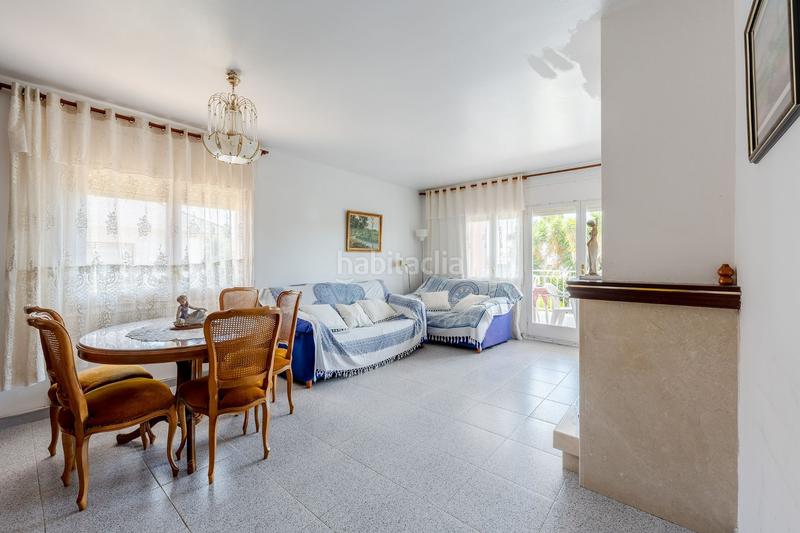 Foto 311f6b17-d692-455f-8477-00ff38dbc2f1. Casa vivivienda unifamiliar en residencial , con piscina y cinco dormitorios en Calafell