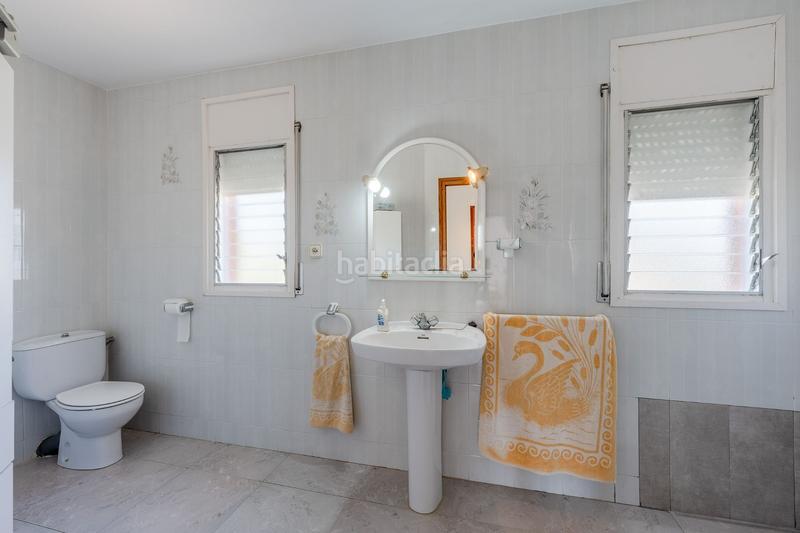 Foto 597d9e2b-a056-4813-bd4b-573a9a139b2d. Casa vivivienda unifamiliar en residencial , con piscina y cinco dormitorios en Calafell