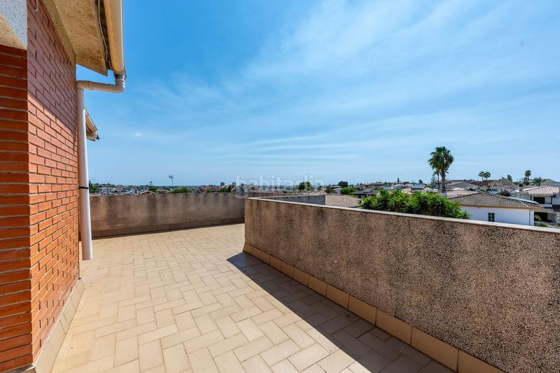 Foto 81d228c4-6569-49b9-825a-ebb741dfdac9. Casa vivivienda unifamiliar en residencial , con piscina y cinco dormitorios en Calafell