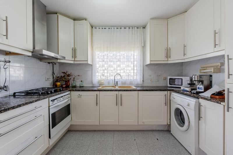 Foto 8c49d743-7827-4f28-af15-935dafc1733c. Casa vivivienda unifamiliar en residencial , con piscina y cinco dormitorios en Calafell