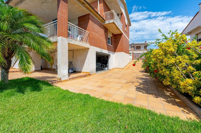 Foto f23845f6-f6ba-4335-b5c8-2b872900a009. Casa vivivienda unifamiliar en residencial , con piscina y cinco dormitorios en Calafell