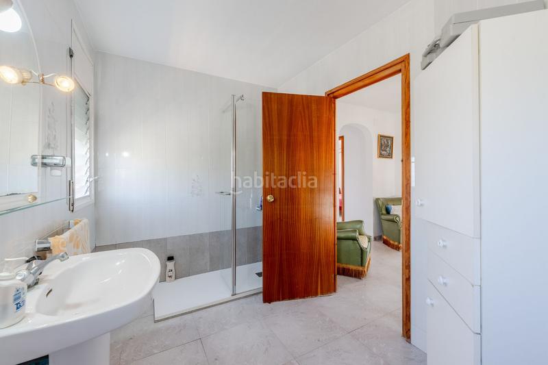 Foto f8c25c32-afa1-419c-9502-a56caca76ba0. Casa vivivienda unifamiliar en residencial , con piscina y cinco dormitorios en Calafell