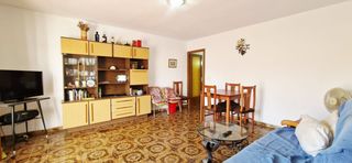 Etagenwohnung in Nucli Antic. En el corazón de cunit, cercano al mar, servicios y estación de
