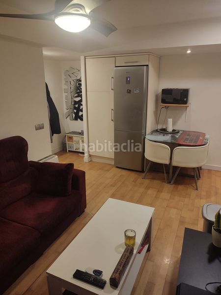 Foto b273a0cd-fa6f-4e29-b635-9c0d4a5d10f1. Estudi a Carmel Barcelona