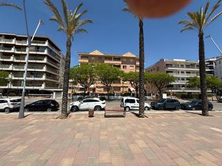 Apartamento en Segur Platja. Encantadora planta baja en primera linea de mar en segur de cala