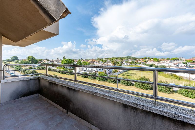 Foto e2cf2ddc-e726-4974-ab3a-4970a6d33c3e. Pis amb calefacció piscina a Calafell residencial Calafell